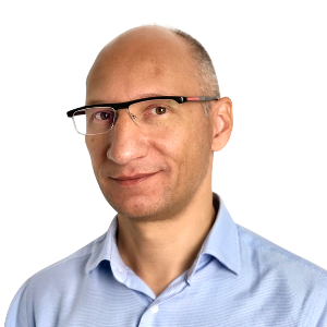 PIOTR MACIASZEK